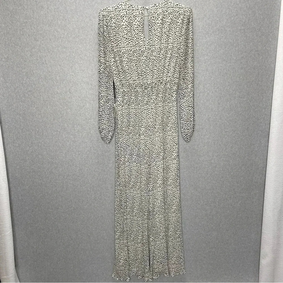 Lulu’s White Black Speckled Plunge Neck Wide Leg Jumpsuit - Picture 9 of 11